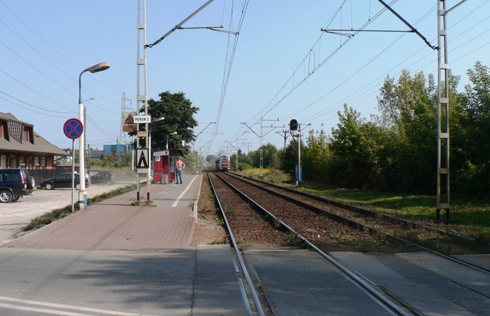 WKD: Żeby pociągi jechały szybciej, trzeba poprawić przejazdy