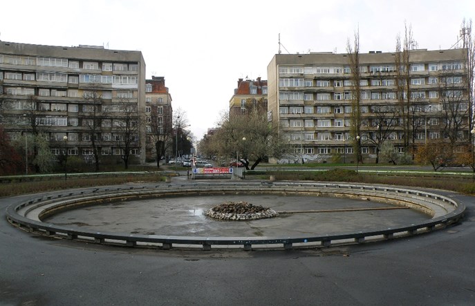 Warszawa: Podziemia do lamusa. Będą kolejne pasy na pl. Na Rozdrożu