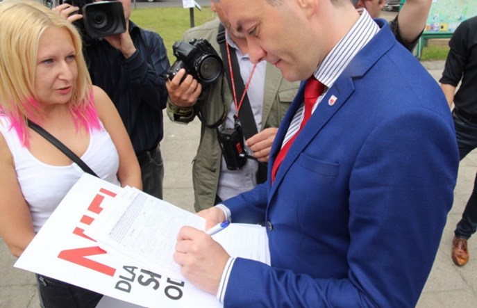 Aktywistka ze Słupska z zarzutami za prokolejową pikietę