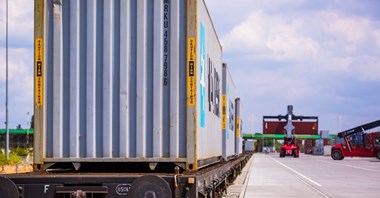 Połowa kontenerów w 2016 r. w Polsce jechała z PKP Cargo