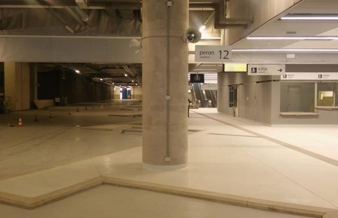 Dworzec Łódź Fabryczna niemal bez autobusów