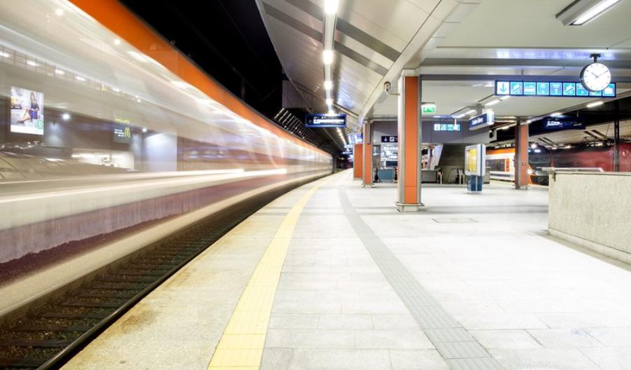 PKP PLK kontynuuje program wymiany oświetlenia PKP PLK kontynuuje program wymiany oświetlenia