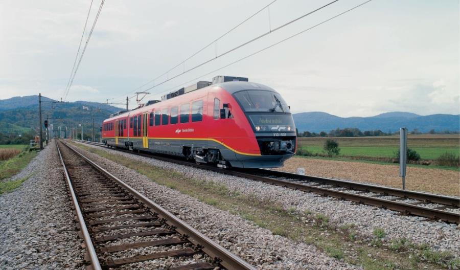Słowenia i Węgry połączone siecią trakcyjną Słowenia i Węgry połączone siecią trakcyjną