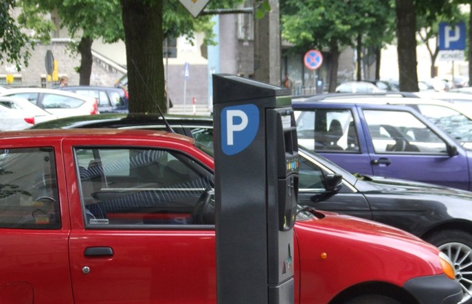 Jak to było z parkowaniem na chodniku. Czy to esbecka praktyka?