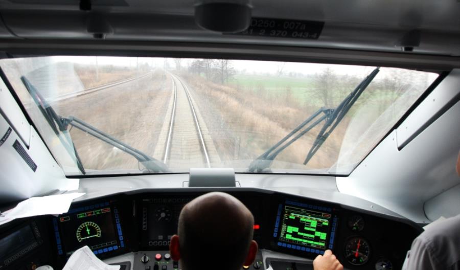 Poranne pociągi EIP już bez postoju w Lublińcu Poranne pociągi EIP już bez postoju w Lublińcu