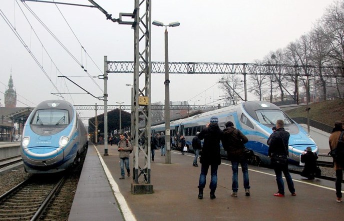 Aplikacja Mój Pociąg zniknęła. PLK udało się zabezpieczyć rozkład jazdy