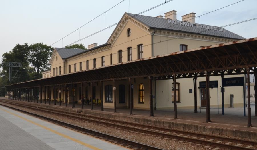 PLK wyremontuje wreszcie zabytkowy peron w Piotrkowie Trybunalskim? PLK wyremontuje wreszcie zabytkowy peron w Piotrkowie Trybunalskim?