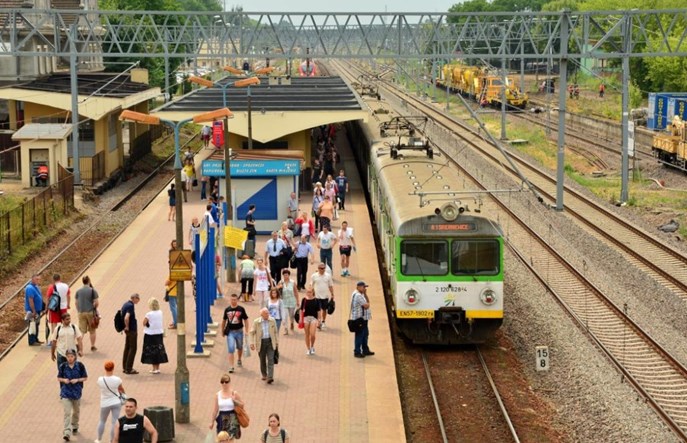 Ilu pasażerów korzysta z linii 447 do Grodziska?