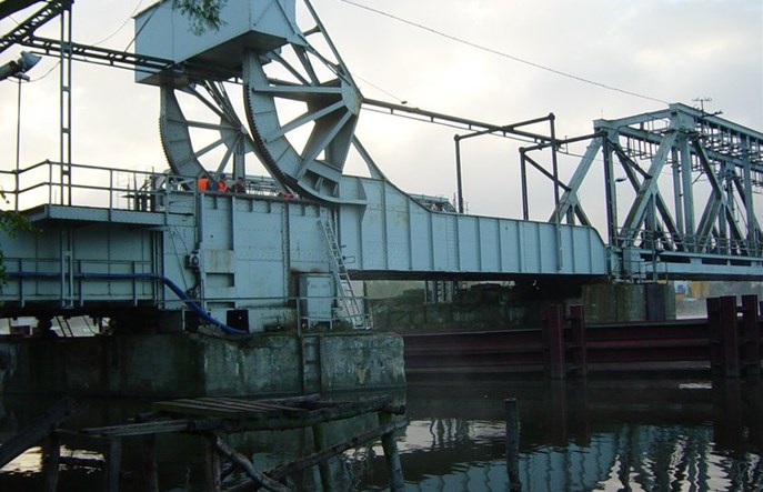 Podnoszony most na Regalicy awaryjny? PKP PLK zaprzeczają