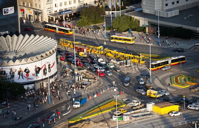 Trzaskowski: Warszawa nie wycofa się z pasów na rondzie Dmowskiego