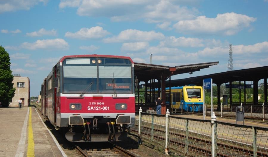Autobusy szynowe SA101 i SA102 jeszcze trochę pojeżdżą Autobusy szynowe SA101 i SA102 jeszcze trochę pojeżdżą