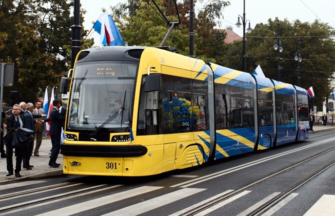Toruń kupi więcej nowych tramwajów. Teraz dwukierunkowe