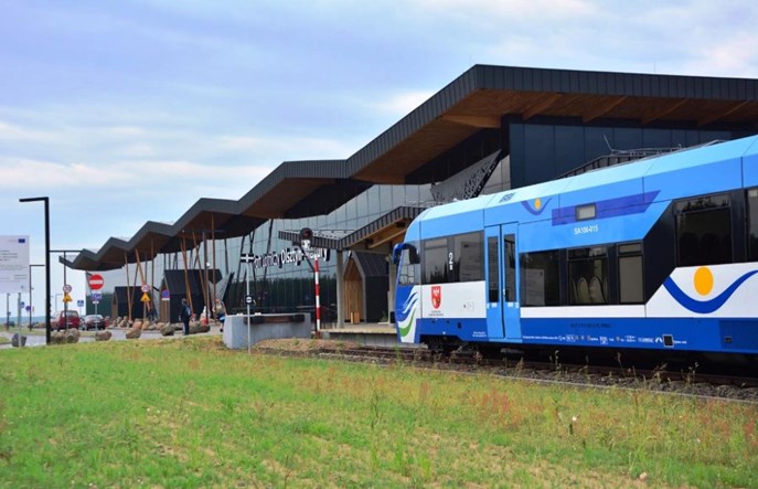 Szynobus do Szyman wszystkich nie dowiezie. Ale jest autobus