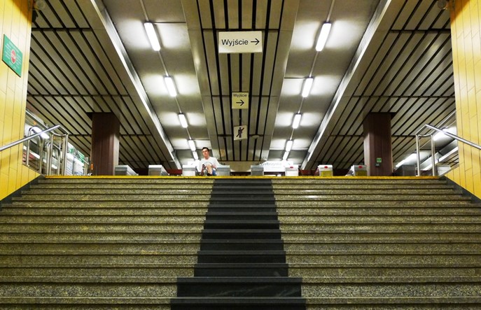 Metro dostosowuje się do potrzeb niepełnosprawnych. Będą szersze bramki