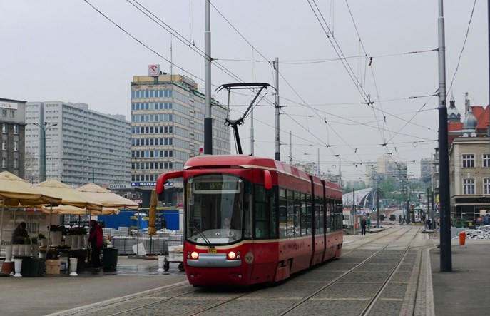 Nowe pojazdy Tramwajów Śląskich tylko częściowo niskopodłogowe. Słusznie?