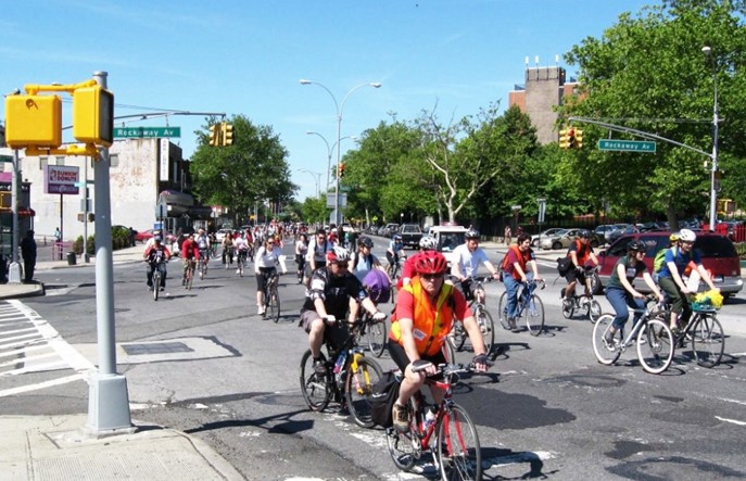USA. 53% więcej ścieżek, 391% więcej rowerzystów i mniej wypadków
