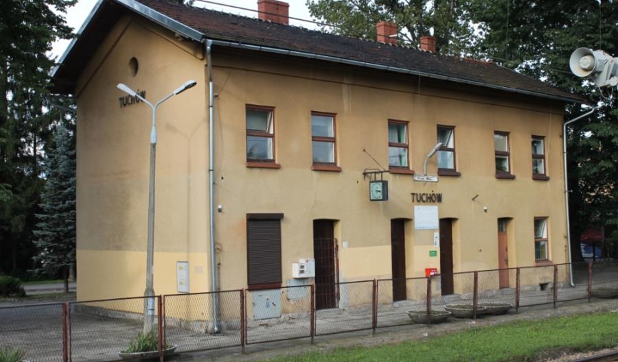 Tuchów z dworcem do remontu Tuchów z dworcem do remontu