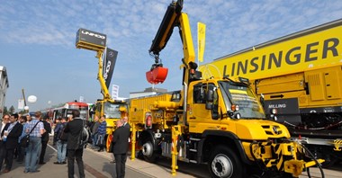 Pojazdy kolejowo-drogowe Unimog na targach Innnotrans 2016