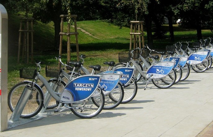 Ubiegły rok to sporo inwestycji rowerowych w Warszawie. Stolica się zmienia?