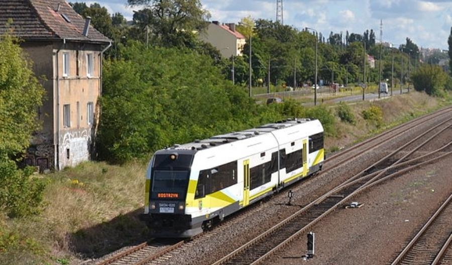 Spalinowe pociągi Pesy do serwisu Spalinowe pociągi Pesy do serwisu