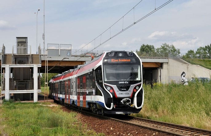WKD z wyższym napięciem. Większa częstotliwość stopniowo