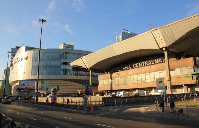 Warszawa: Jana Pawła II ze szpalerem drzew i rowerami?