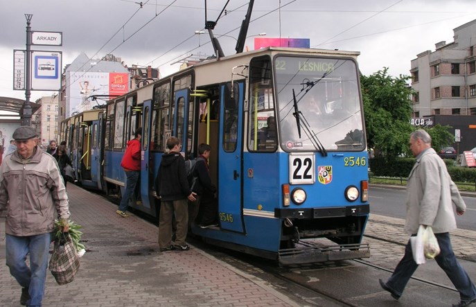 Wrocław: Miasto popełnia błąd, wprowadzając wakacyjne rozkłady jazdy?