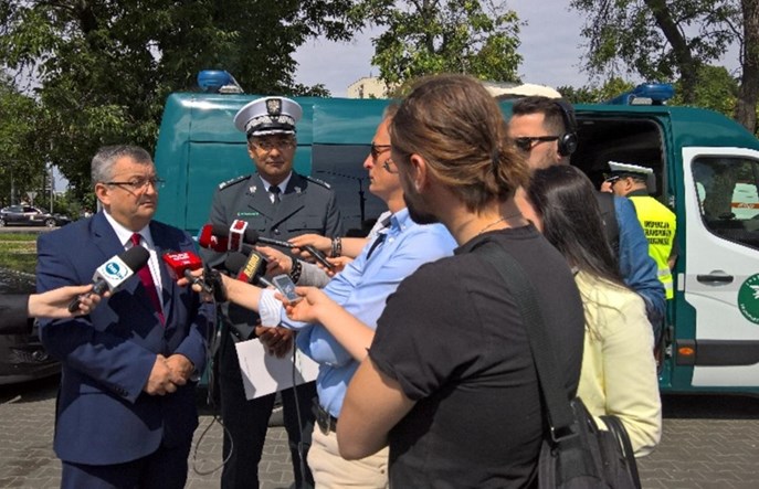 Warszawa. Minister Adamczyk grzmi: Autobusy w stanie zatrważającym!