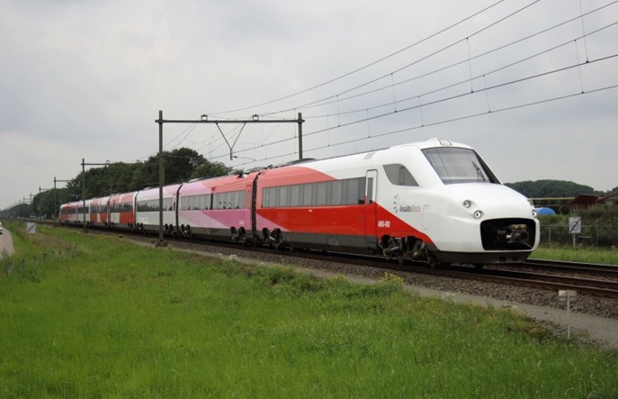 Nie chcieli ich Holendrzy, trafią do Włoch. Nowe życie pociągów V250