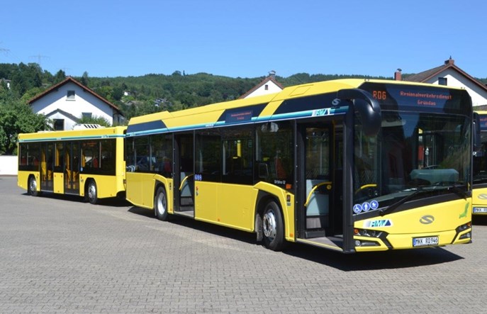 Gründau: Polskie autobusy z zagraniczną przyczepą pasażerską