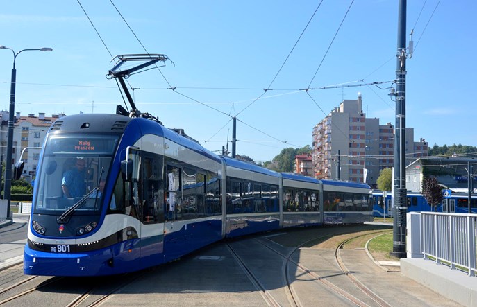 Kraków na zakupach. Nawet 45-metrowe wagony