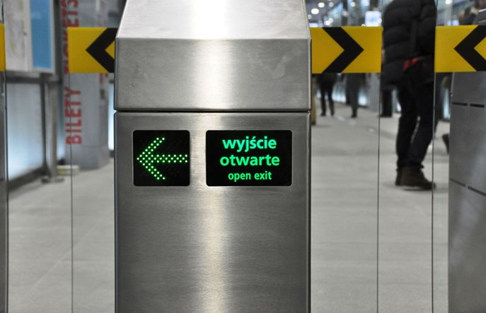 Przejście za pomocą telefonu. Bramki biletowe w metrze do przebudowy