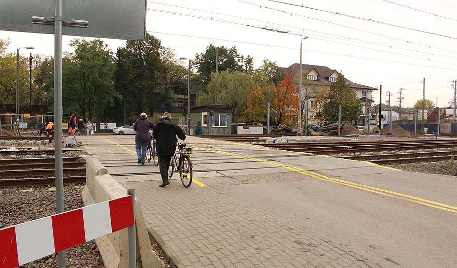 Przejazd tymczasowy w Zielonce pozostanie. Do czasu ukończenia tunelu Przejazd tymczasowy w Zielonce pozostanie. Do czasu ukończenia tunelu