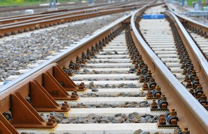 Jaki model zamawiania materiałów budowlanych przez PLK?