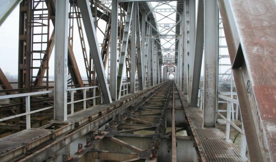 Fragmenty starej infrastruktury jako eksponaty Fragmenty starej infrastruktury jako eksponaty