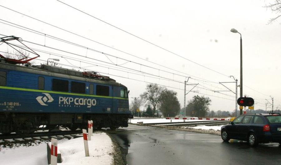 PLK modernizuje przejazdy drogowo - kolejowe PLK modernizuje przejazdy drogowo - kolejowe