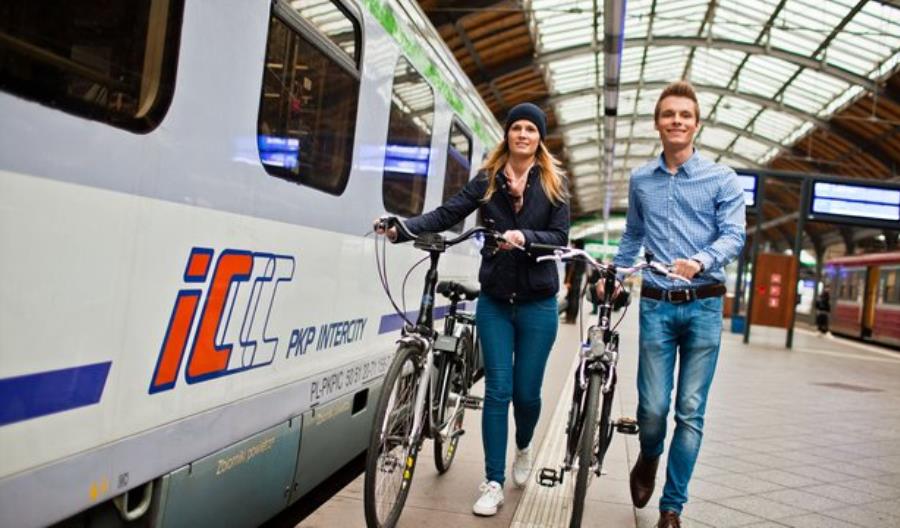 PLK montują 400 nowych stojaków rowerowych PLK montują 400 nowych stojaków rowerowych