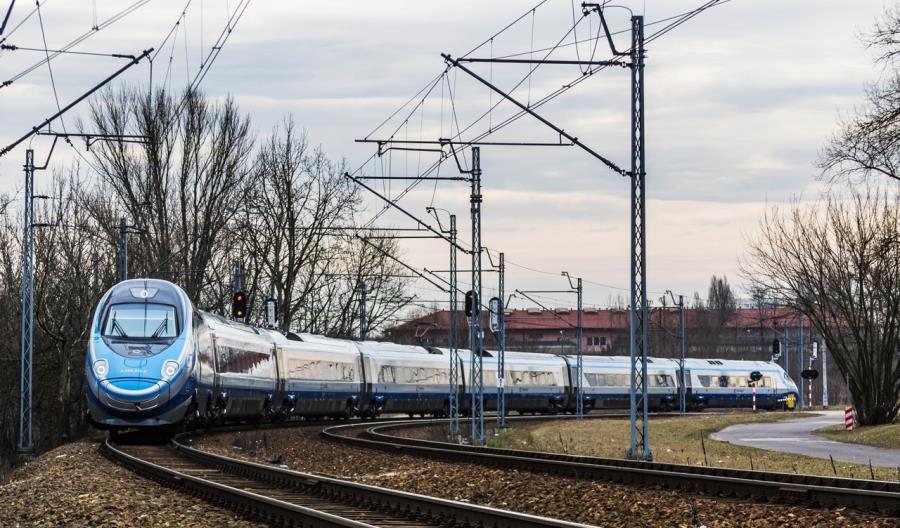 Pendolino zmienią kierunek. Szczegóły czerwcowych utrudnień w Warszawie Pendolino zmienią kierunek. Szczegóły czerwcowych utrudnień w Warszawie