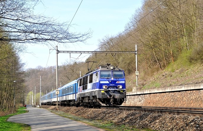 Niebezpiecznie pod Trzebinią. Dwa pociągi na jednym torze