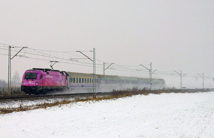 Kolejny dzień zimy na torach. Dziesiątki opóźnionych pociągów [aktualizacja]