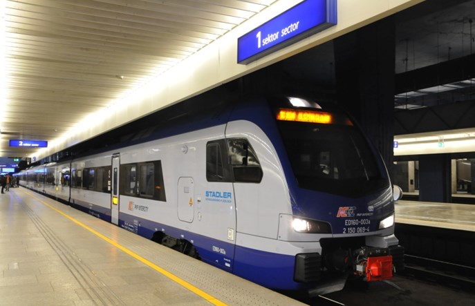 PKP Intercity wagonów piętrowych kupować nie będzie. Czy będą kolejne ezt?