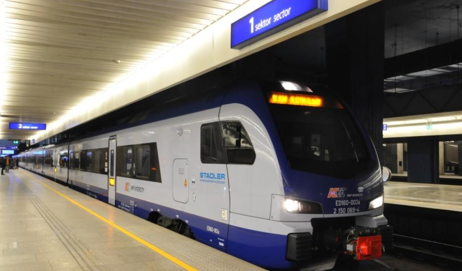 PKP Intercity wagonów piętrowych kupować nie będzie. Czy będą kolejne ezt? PKP Intercity wagonów piętrowych kupować nie będzie. Czy będą kolejne ezt?