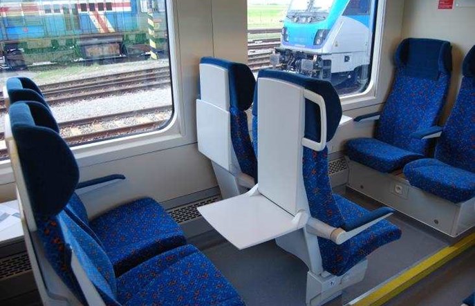 Czechy: Dalekobieżne ezt Škody trafiły na trasę Praga – Brno