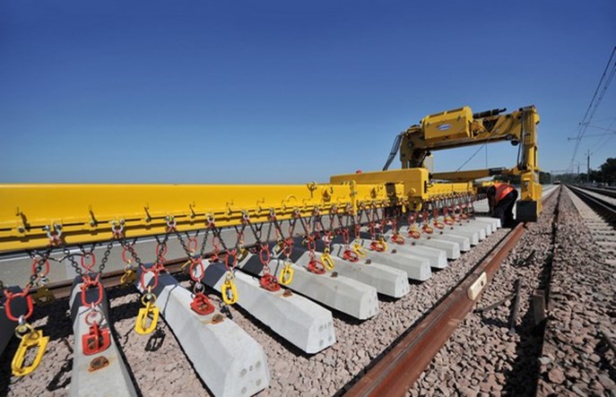 Trakcja PRKiI wygrała przetarg na odcinek Racibórz – Chałupki