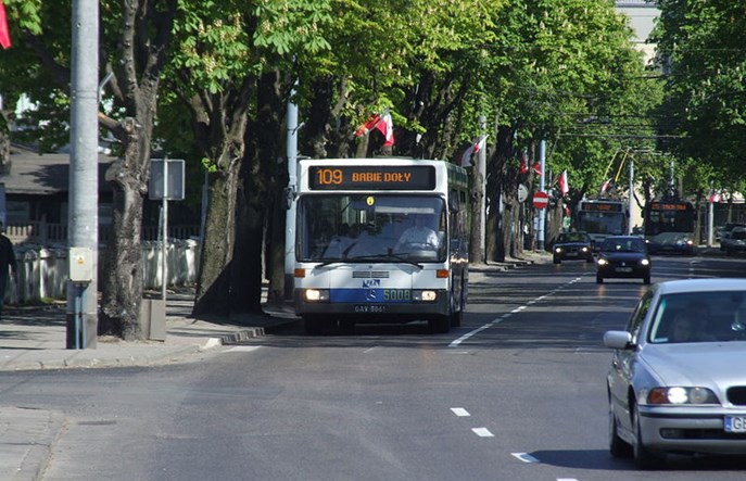 Gdynia. Mniej pasażerów w komunikacji miejskiej. O jedną piątą