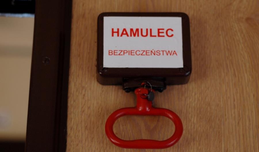 Pociąg relacji Wrocław – Zielona Góra zderzył się z cysterną Pociąg relacji Wrocław – Zielona Góra zderzył się z cysterną
