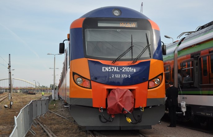 Czy modernizacje EN57 mają sens?