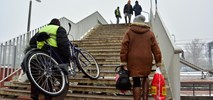 Grodzisk zatrudnia tragarzy. Alternatywa dla psujących się wind