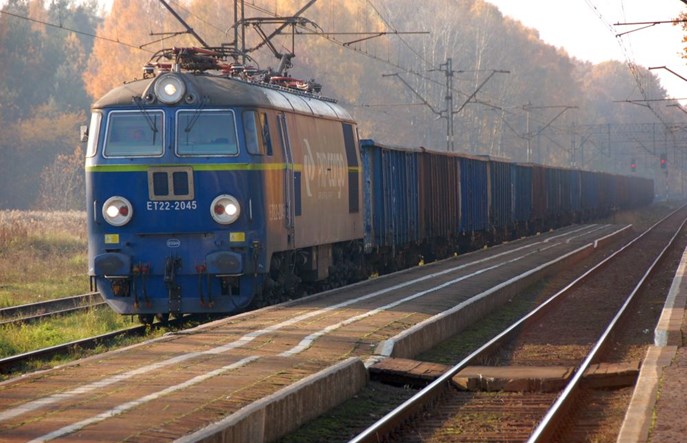 Kolej przewozi mniej towarów. Coraz niższy udział PKP Cargo