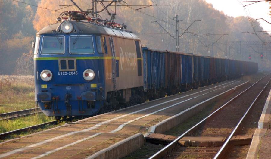 Kolej przewozi mniej towarów. Coraz niższy udział PKP Cargo Kolej przewozi mniej towarów. Coraz niższy udział PKP Cargo